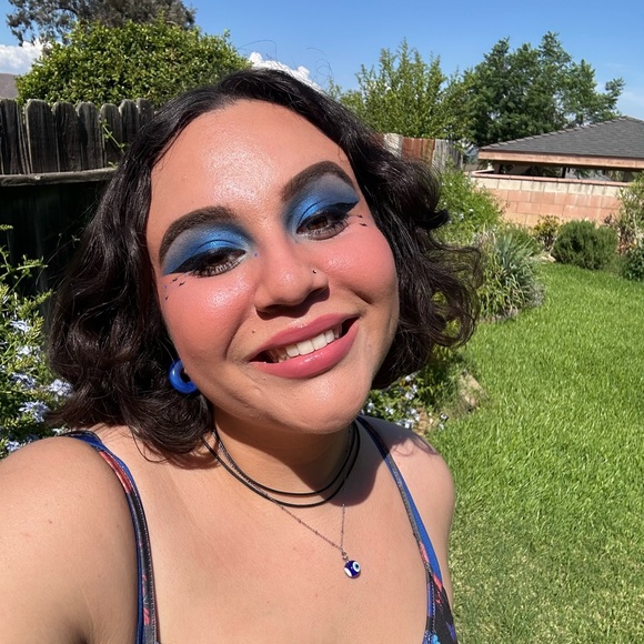 Meet your Posher! - Picture 4 of 5